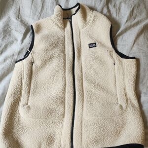 Mountain Hardwear Cream Fleece Vest
